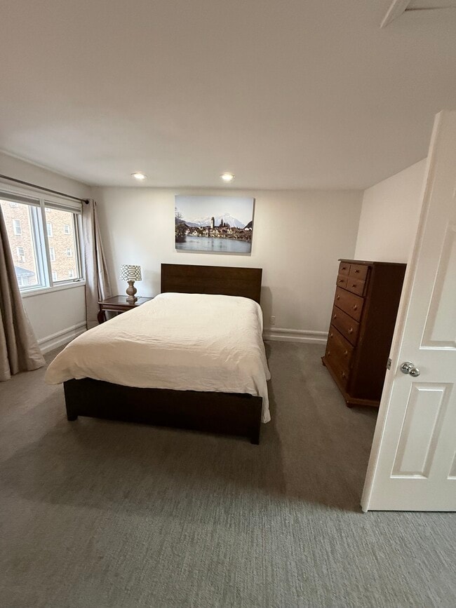 Building Photo - 4444 Lindell Blvd