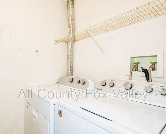 Building Photo - 324 Grissom Ct
