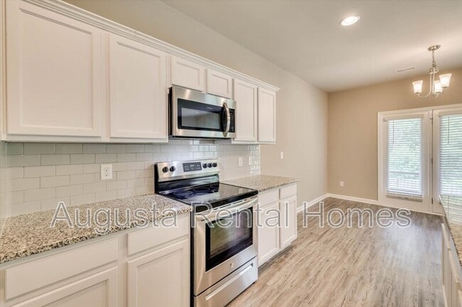 Building Photo - 5054 Vine Ln