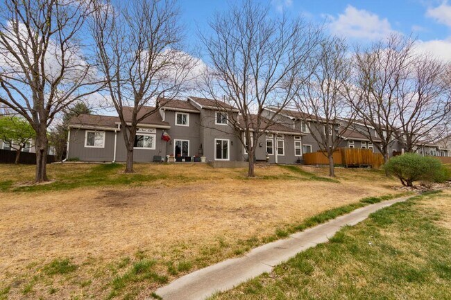 Building Photo - 151 Crabapple Dr