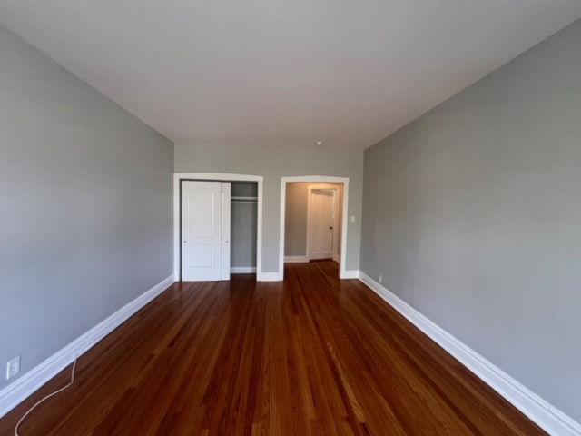 Building Photo - 3222 N Karlov Ave
