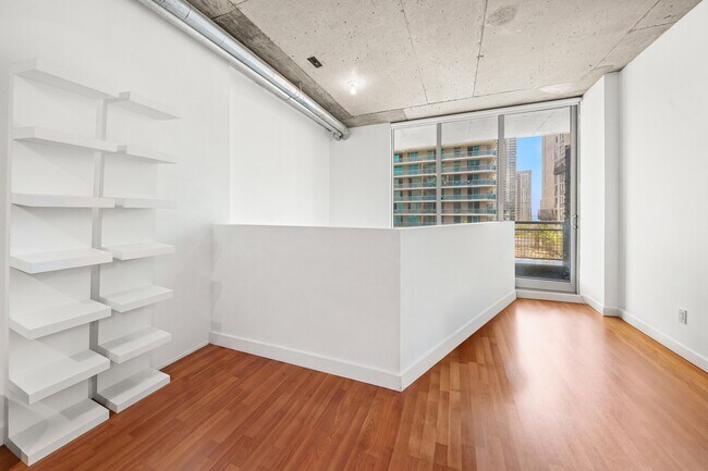 Building Photo - 690 SW 1st Ct