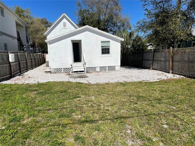 Building Photo - 114 W Amelia Ave
