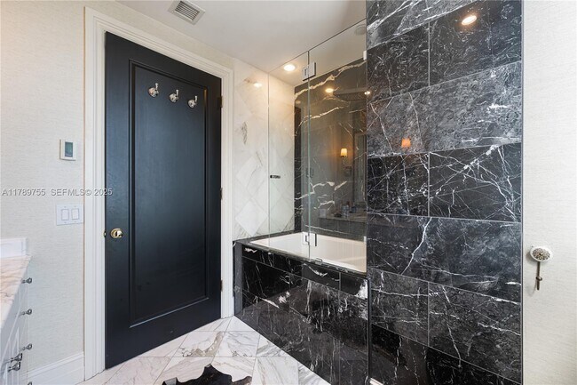 Building Photo - 1100 Biscayne Blvd