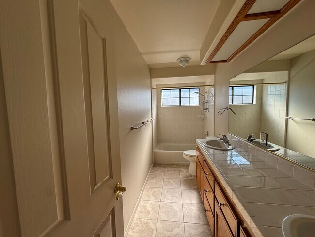 Building Photo - 1473 Mercer Ct