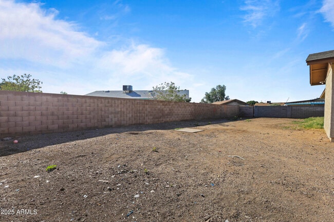 Building Photo - 5212 N 67th Dr