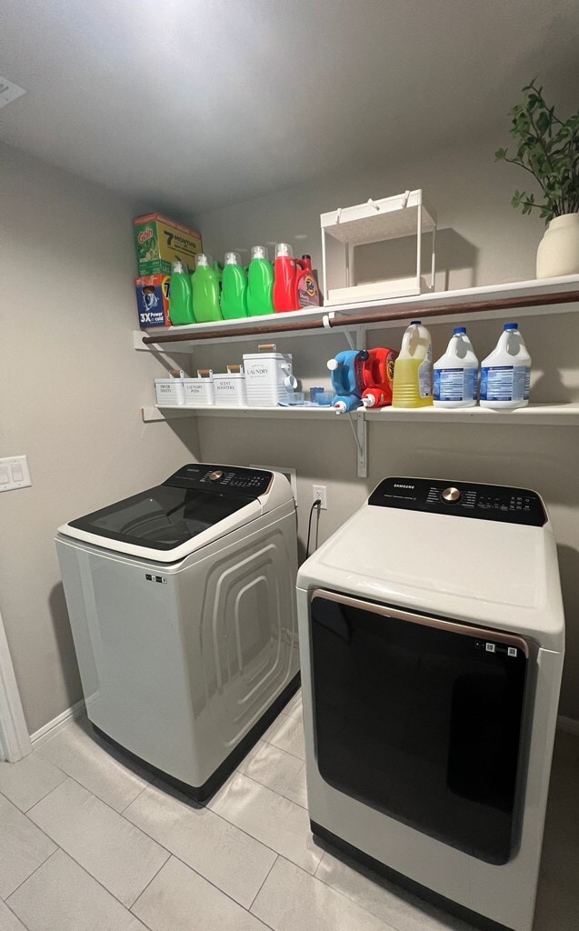 Building Photo - 7600 Silver Crk Ct