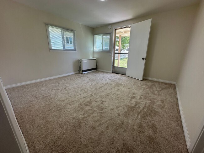 Building Photo - Fresh one bedroom, one bath home in downtown Bishop