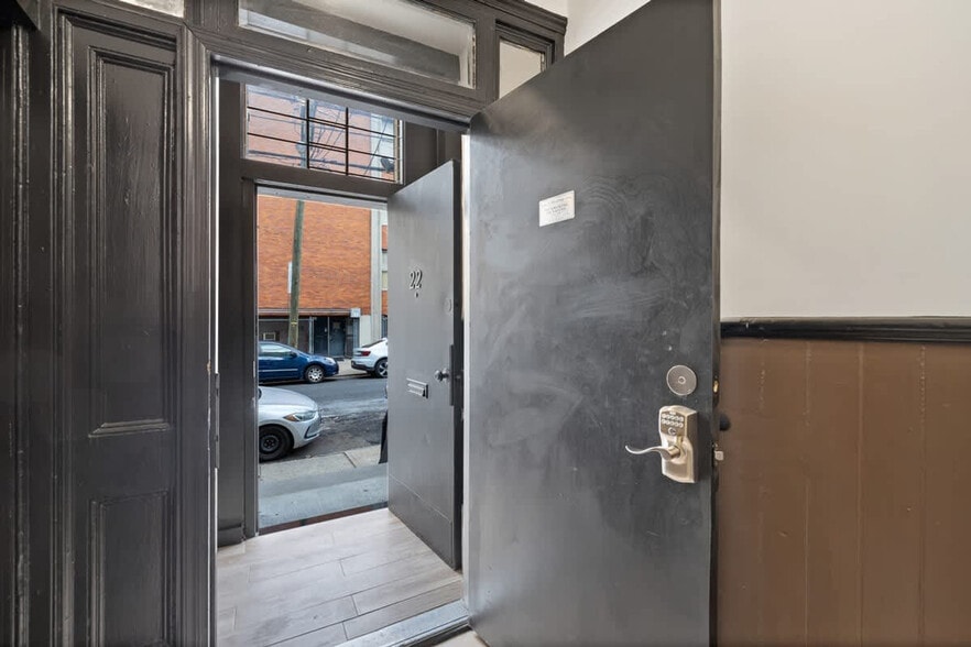 Building Photo - 20 Tuers Ave