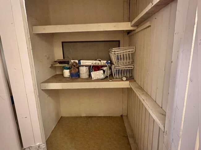 Building Photo - Location, Location, Location! 2-bed Ballar...