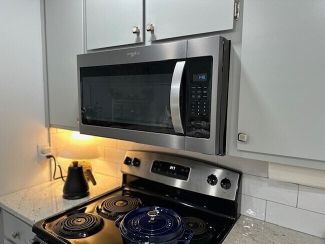 Building Photo - 1030 Marsh Ct Ln