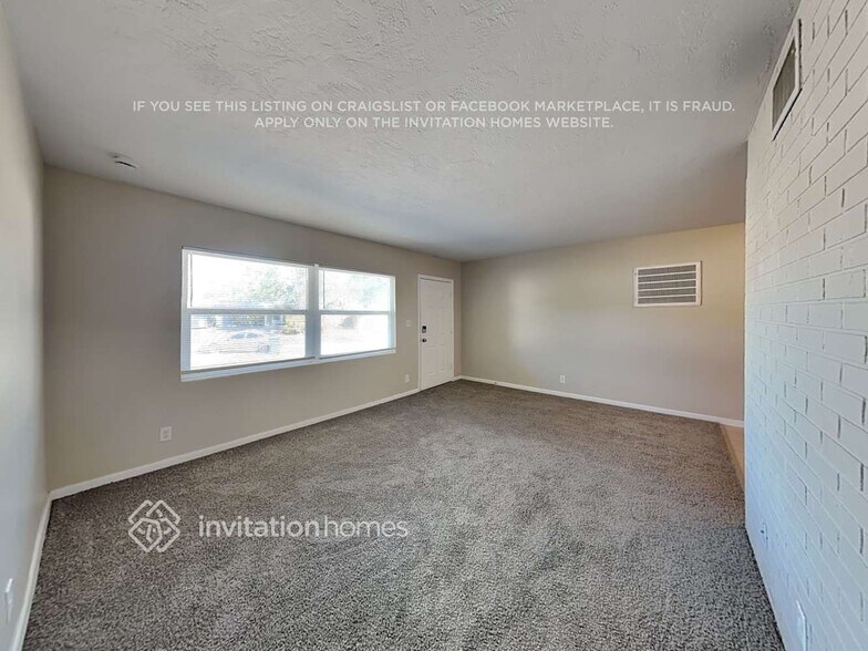 Building Photo - 1355 Stratford Dr