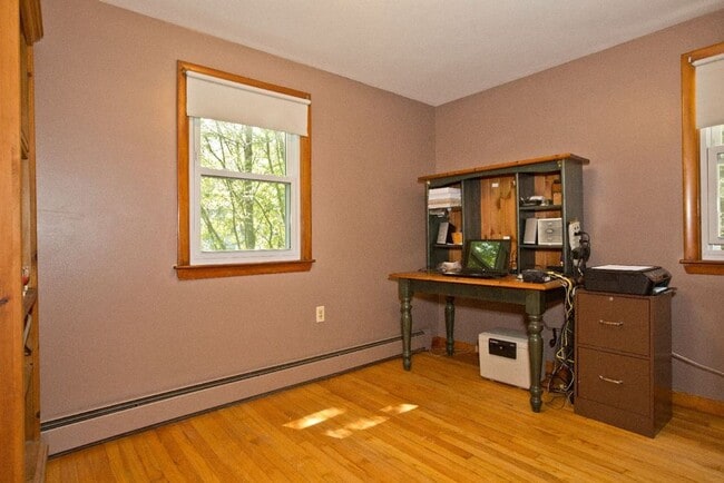 Building Photo - New Listing! Single Family Home in Yarmouth