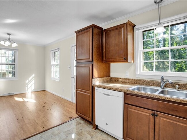 Building Photo - 109 Elcon Dr