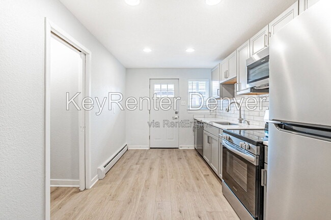 Building Photo - 2356 S Linden Ct