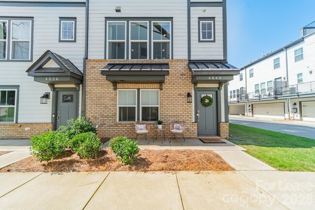 Building Photo - 4040 Hidden Oaks Dr