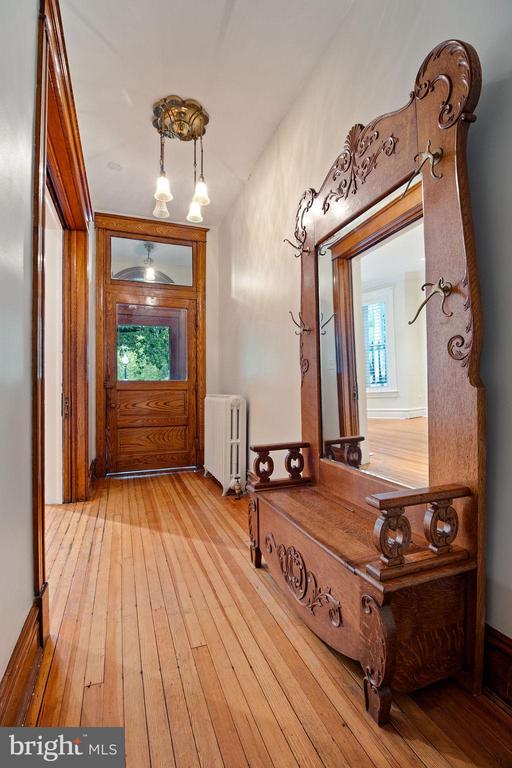 Building Photo - 1120 East Capitol St NE