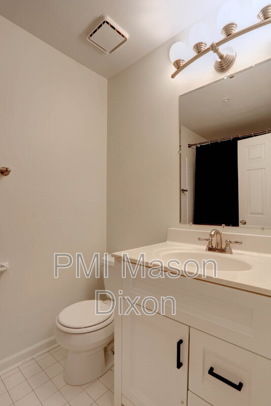 Building Photo - 5814 Wyndham Cir