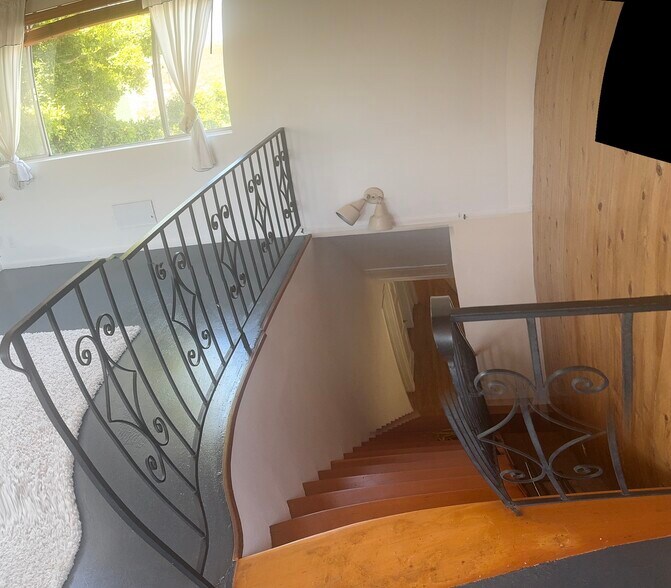 Staircase up to 3rd loft bedroom - 3243 Mountain View Ave