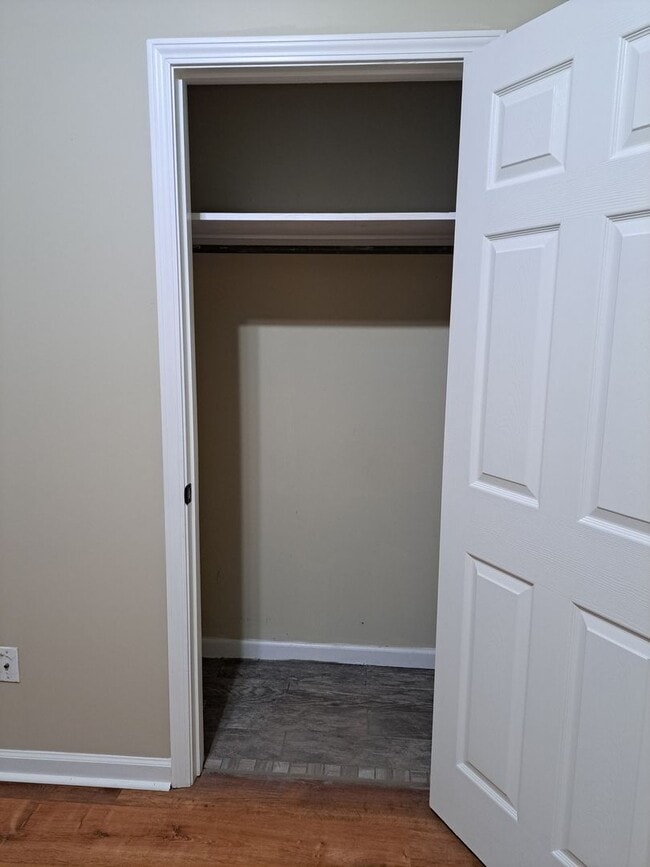 Building Photo - 3 Bed/3 Bath