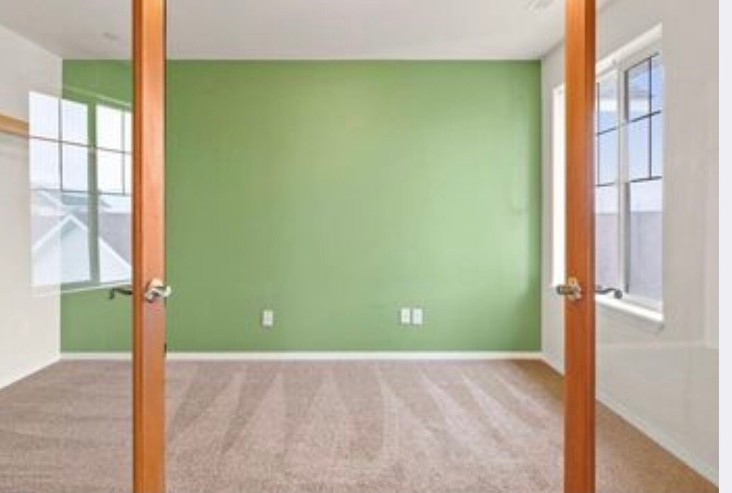 Building Photo - 1120 Longbow Ln