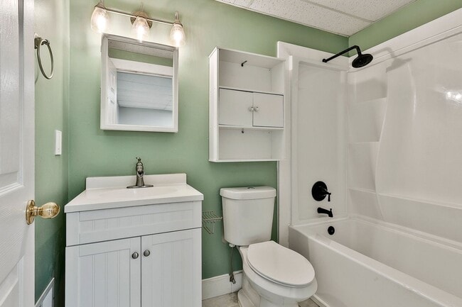 Building Photo - Sharpsburg Basement Apartment, ALL utilities included.