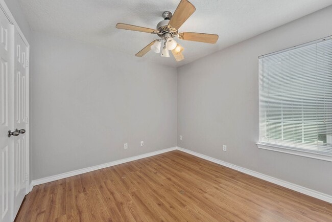 Building Photo - AUGUST PRE-LEASE! Incredible 4 Bed 3 Bath ...