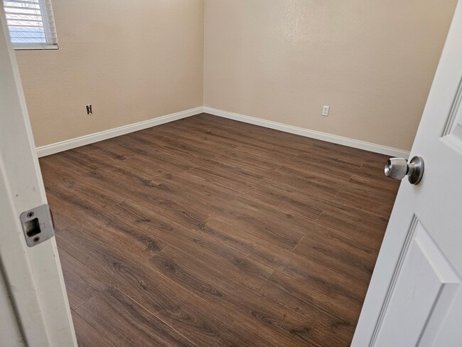 Building Photo - Wonderful Paseo Del Sol 5 Bedroom Home