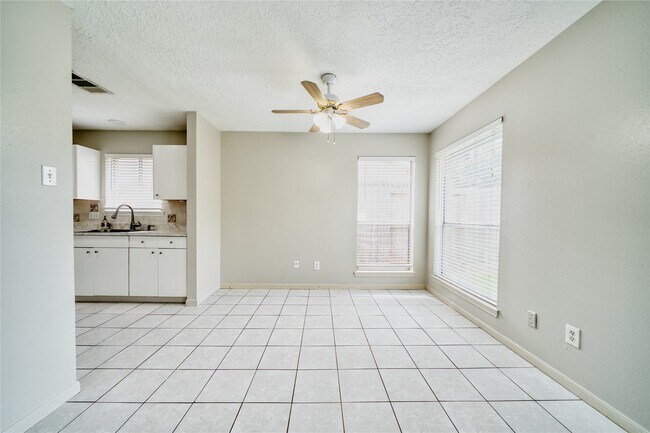 Building Photo - 4439 Morris Dr