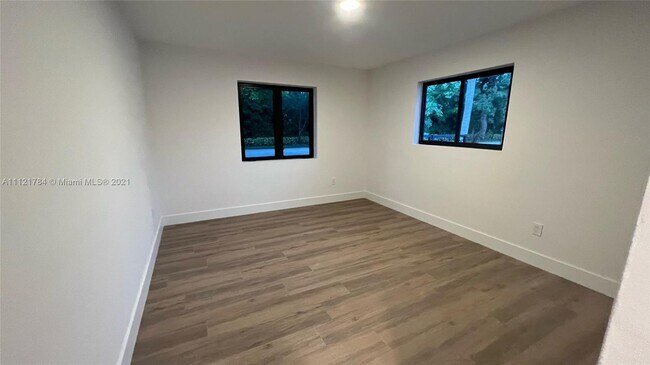 Building Photo - 1460 Campamento Ave