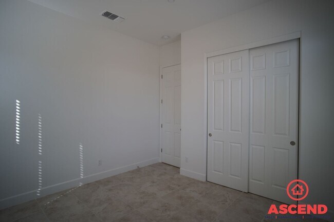 Building Photo - 8904 Costa Blanca Dr