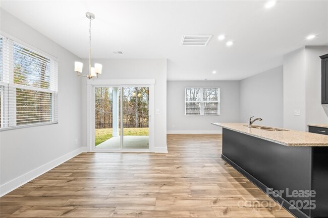 Building Photo - 9646 Munsing Dr