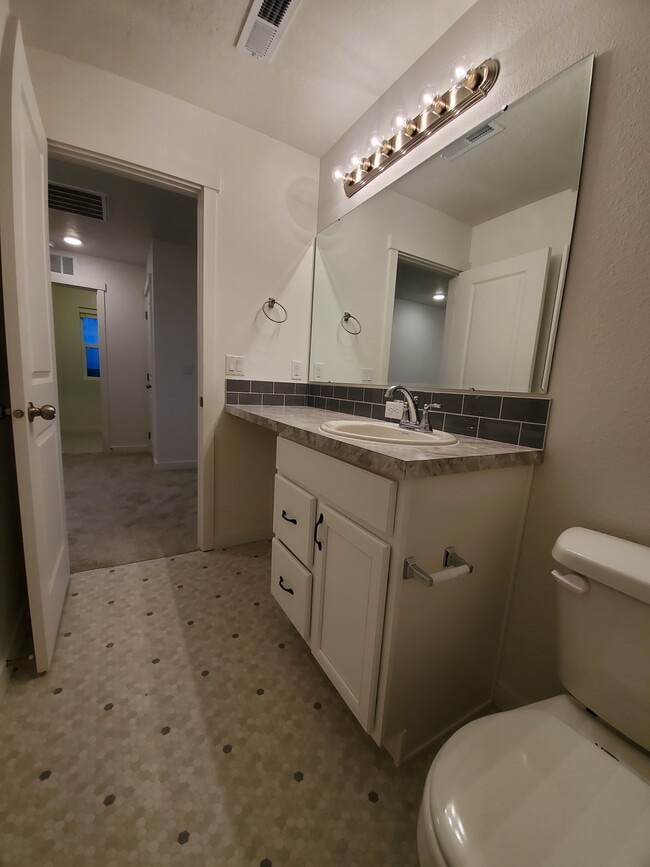 Guest Bath - 17761 Jackson Ridge Way