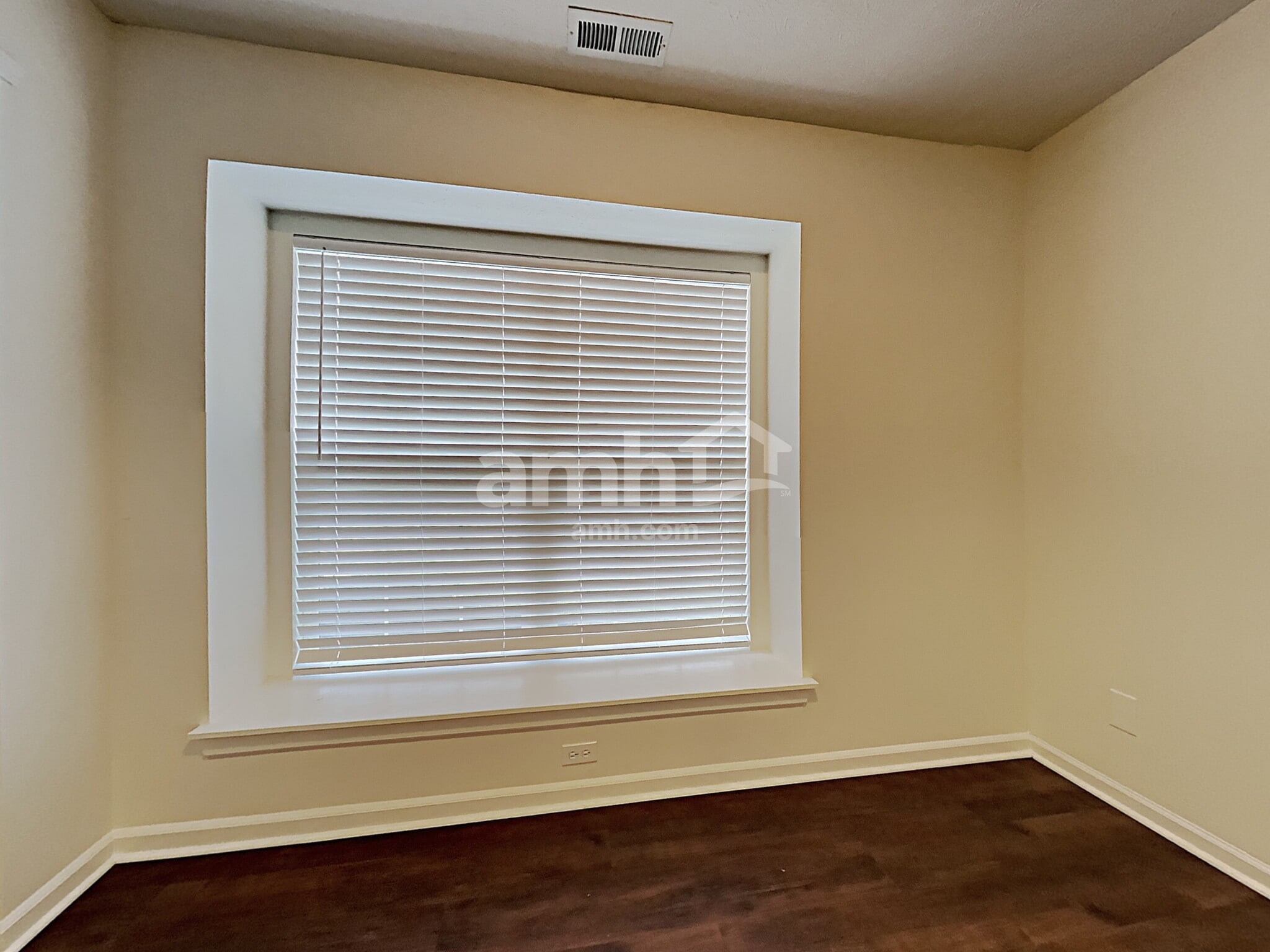 Building Photo - 770 Kingston Cir