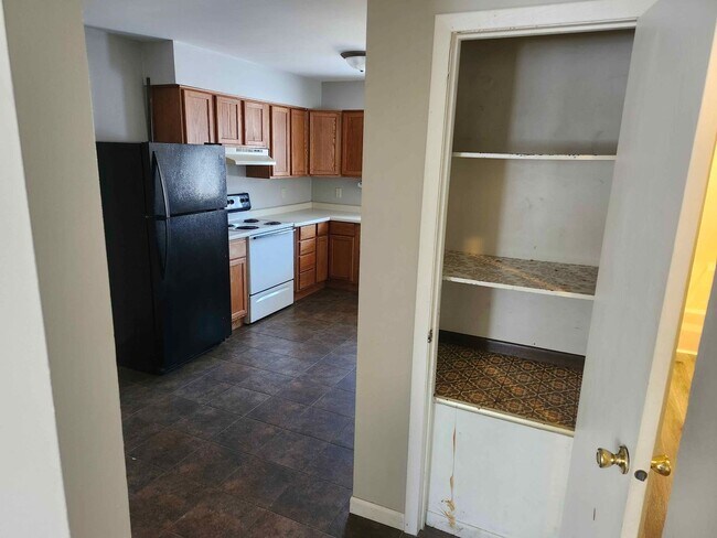 Building Photo - 3204 Runway Ave