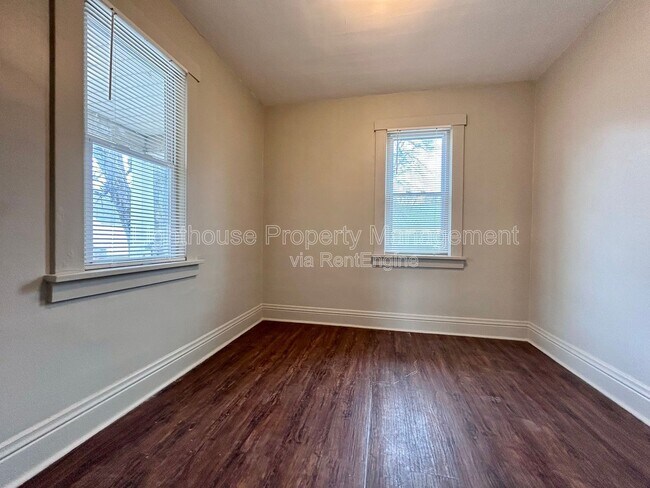 Building Photo - 1126 Holt St