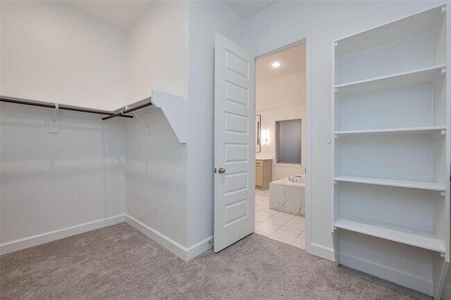 Building Photo - 9934 Starry Night Ln
