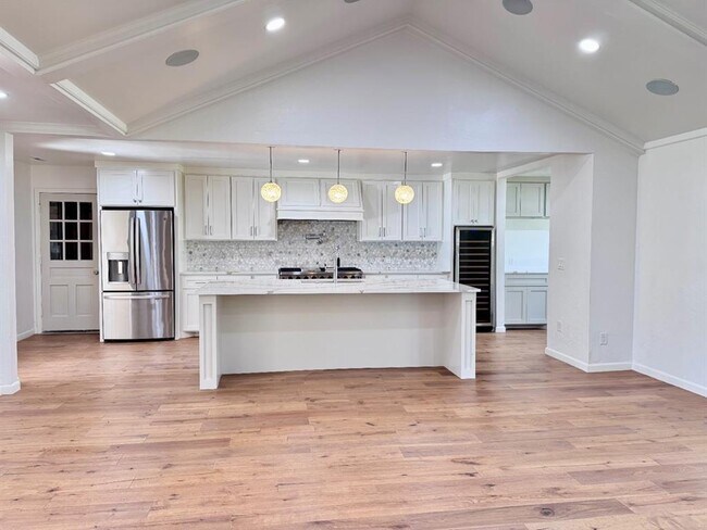 Building Photo - 3025 Regency Ct