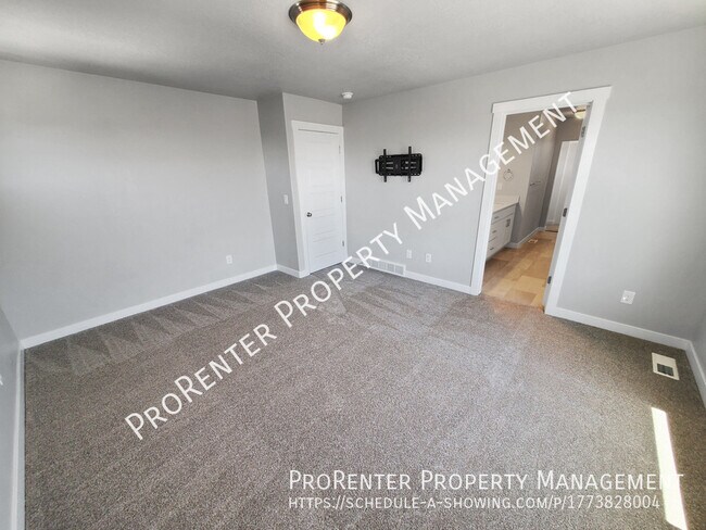 Building Photo - 1509 W 450 S