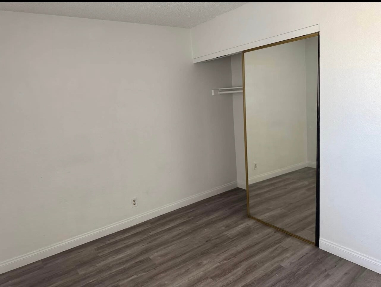 Master bedroom - 1835 N Bruce St