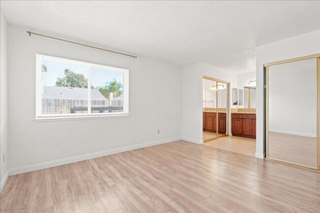 Building Photo - 1379 San Juan Rd