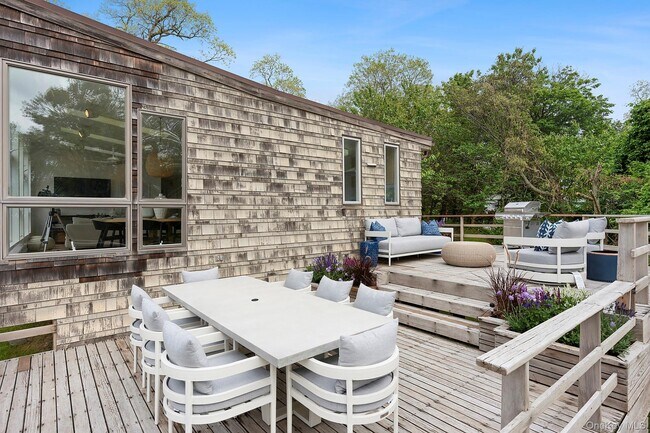 Building Photo - 31059 Middle Rd