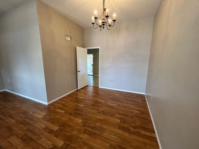 Building Photo - Age Restricted 2 Bd/2 Bath Golf Course Sub...