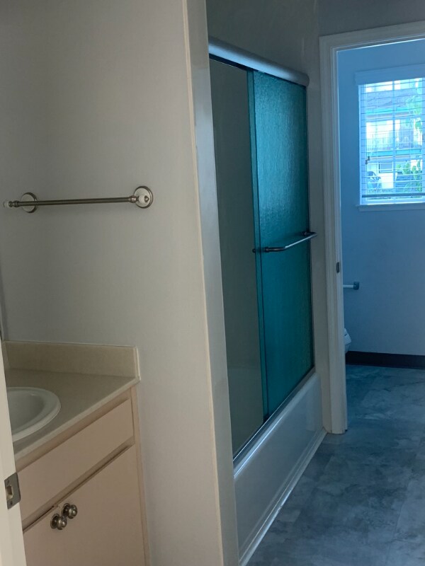 Building Photo - 525 Military W