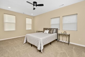 Building Photo - 1220 E Pacific St