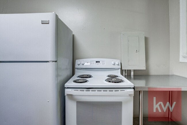 Building Photo - One Level, 2 Bedroom Unit in Kingsport