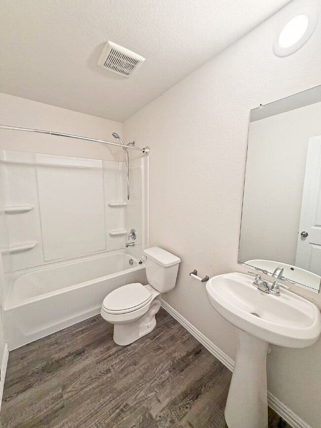 Building Photo - 2718 Bernuda, San Antonio, TX 78222