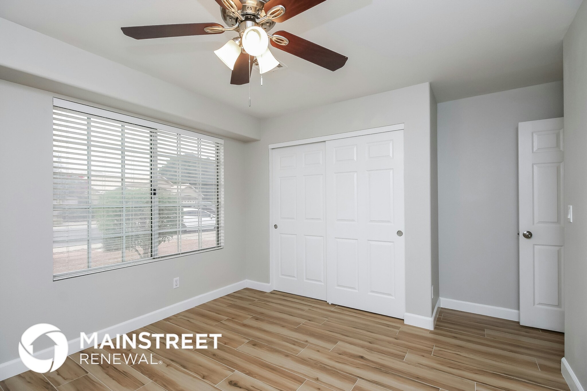 Building Photo - 1668 E Golden Ln