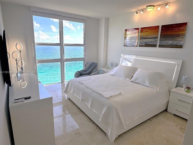 Building Photo - 2080 S Ocean Dr