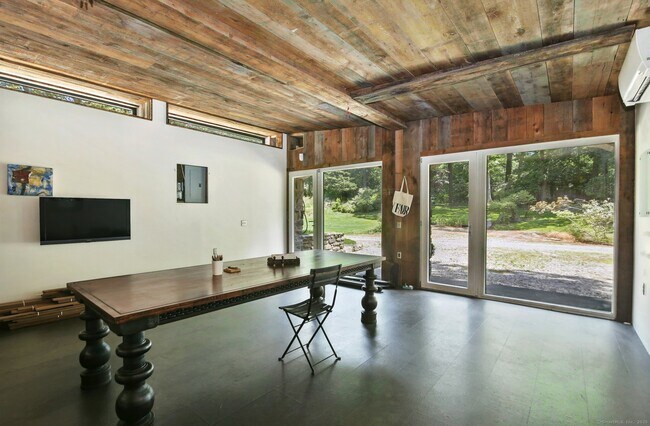 Building Photo - 118 Roseville Rd